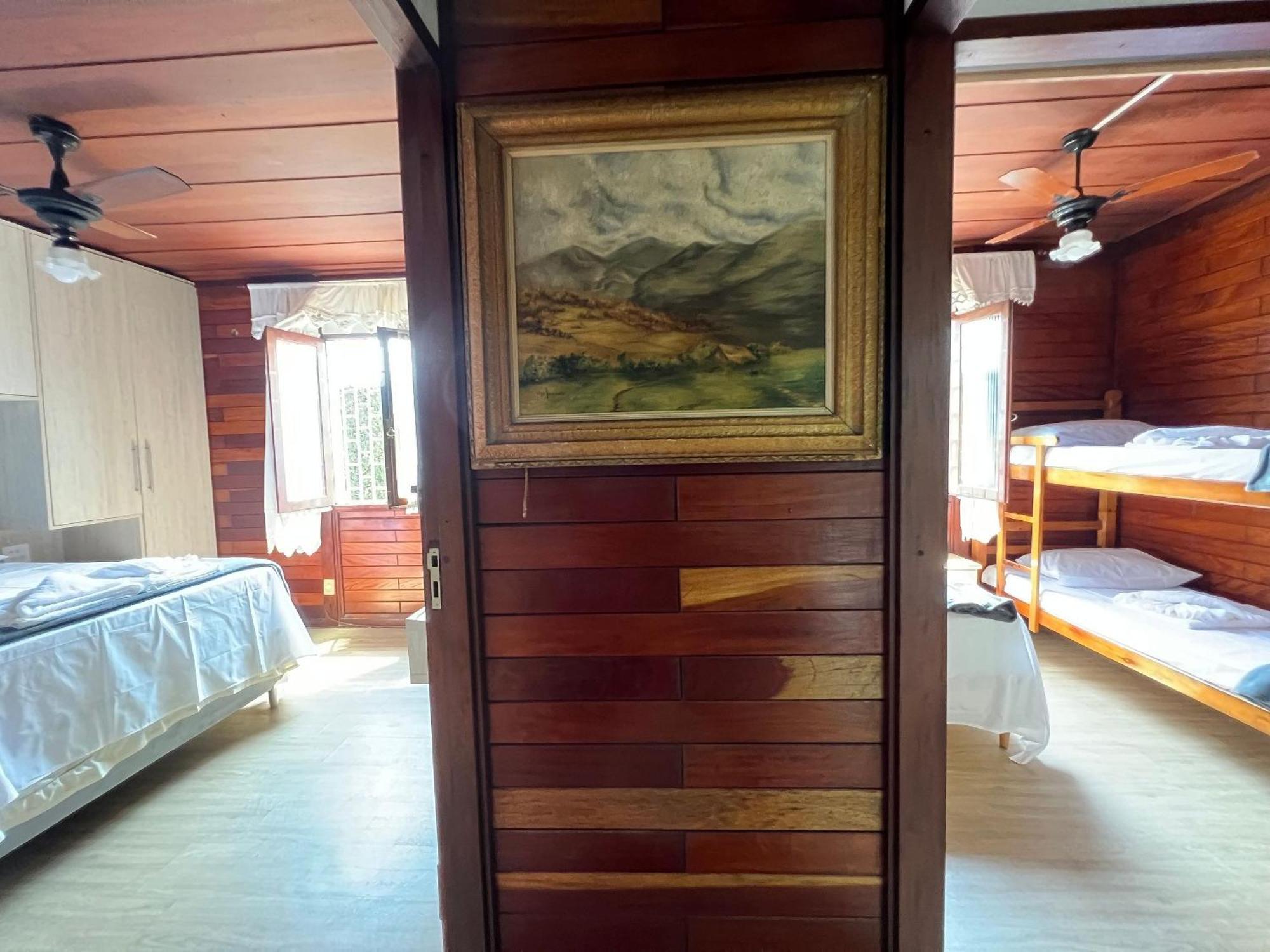 Casa agradável com piscina, a poucos passos da Praia Peruíbe Exterior foto