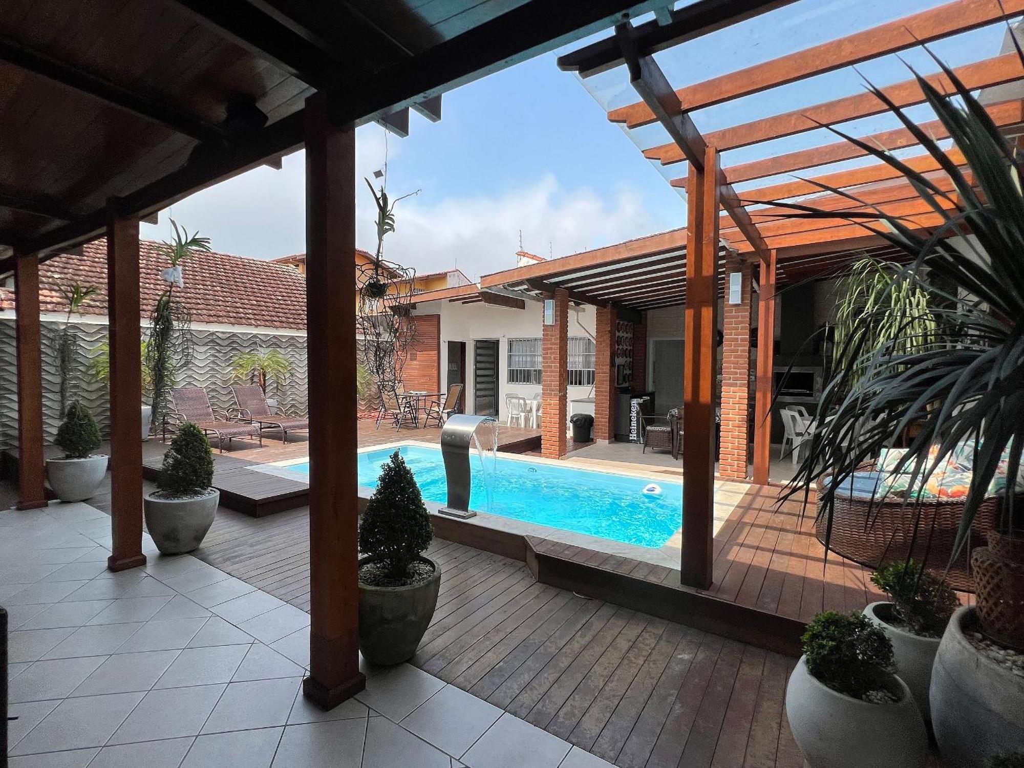 Casa agradável com piscina, a poucos passos da Praia Peruíbe Exterior foto