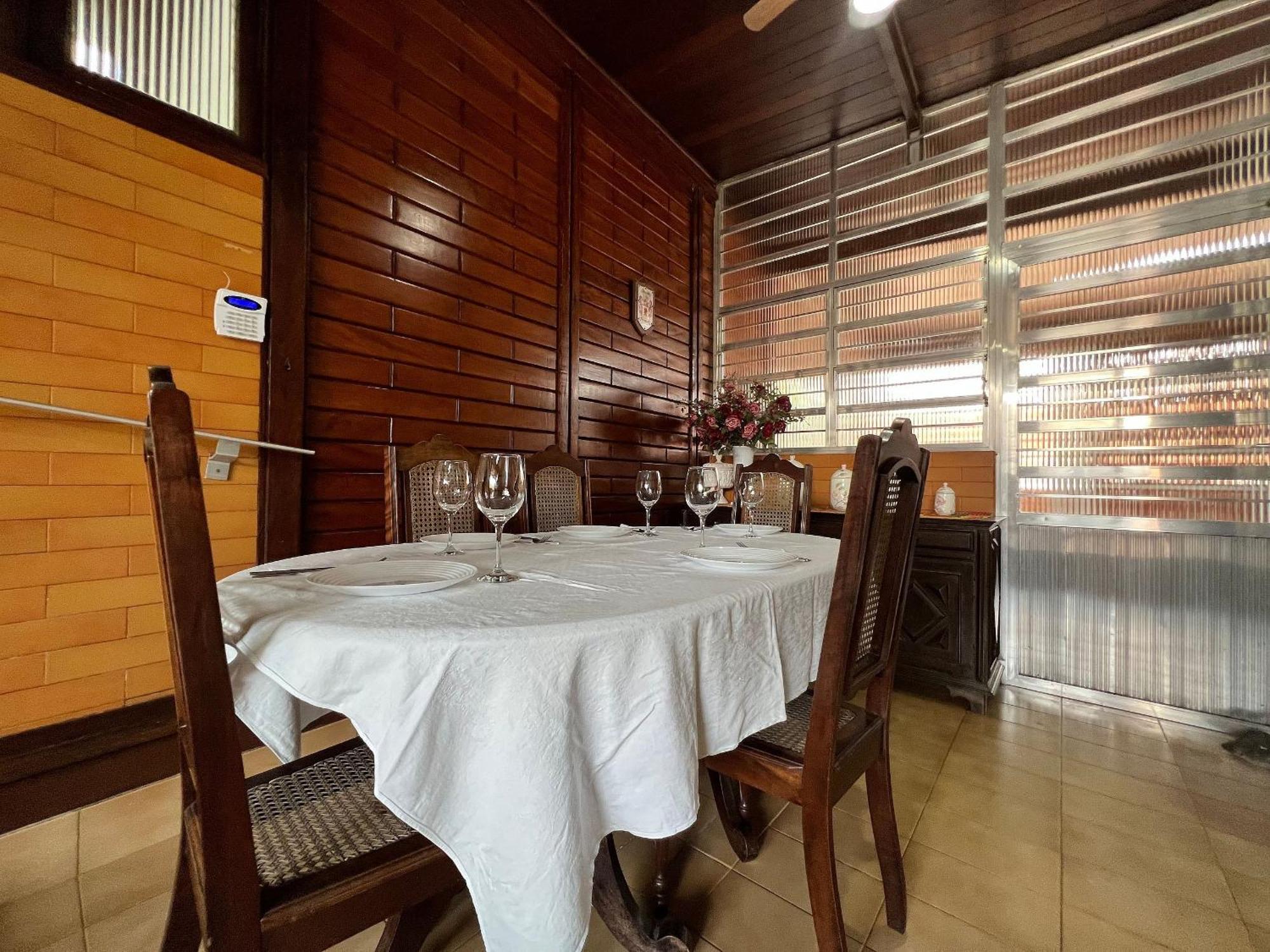 Casa agradável com piscina, a poucos passos da Praia Peruíbe Exterior foto